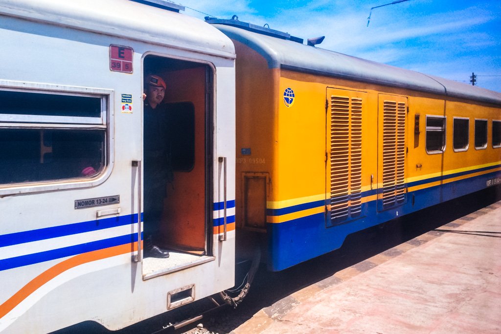 Java train travel
