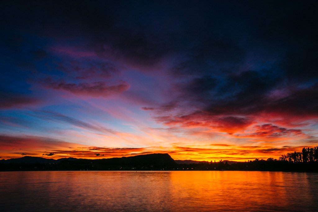 Lake Wanaka sunrise