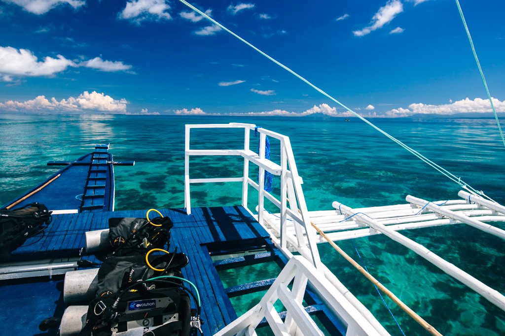 malapascua dive boat