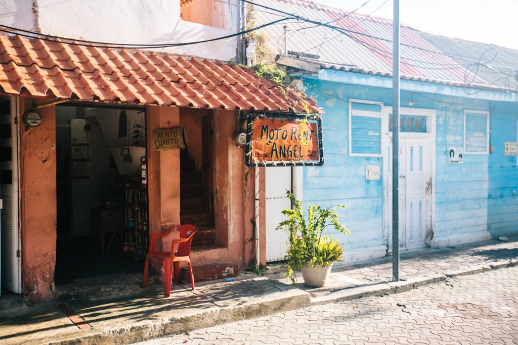 isla mujeres street art