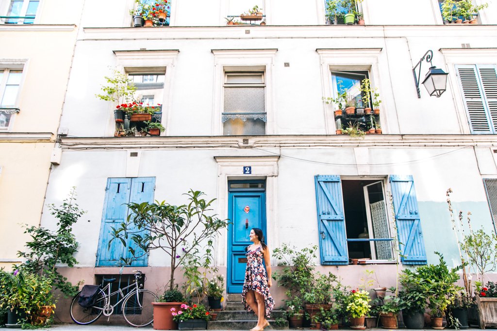 Rue du Montparnasse in Paris - Crêpes galore!