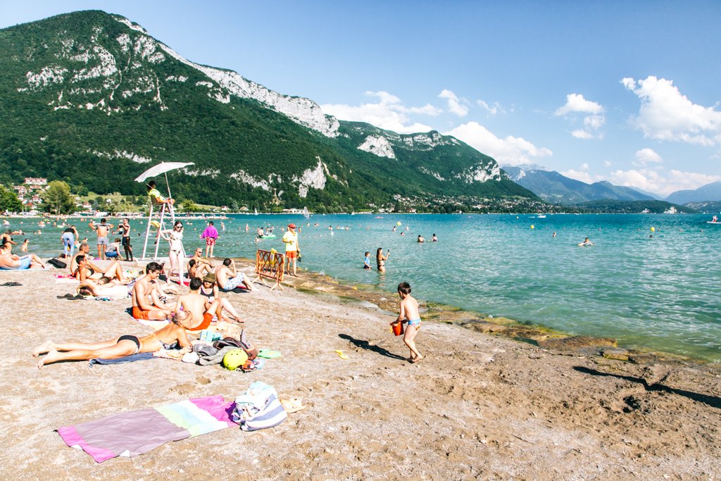 annecy beach