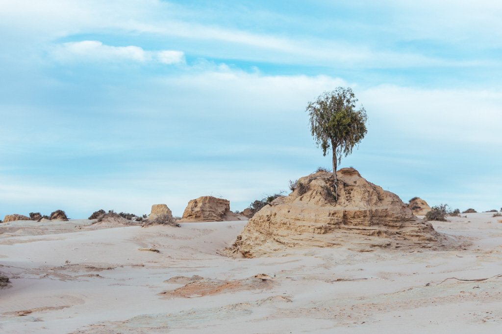 visit mungo national park