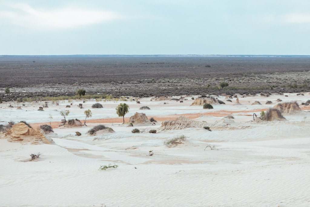 visit mungo national park