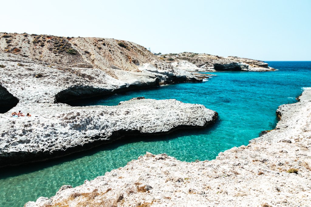 papafragas beach milos