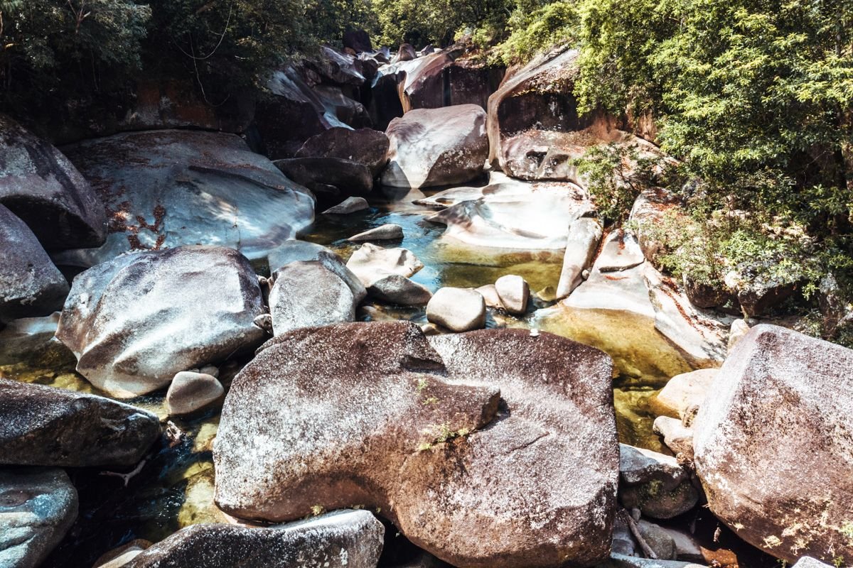 babinda boulders devils pool